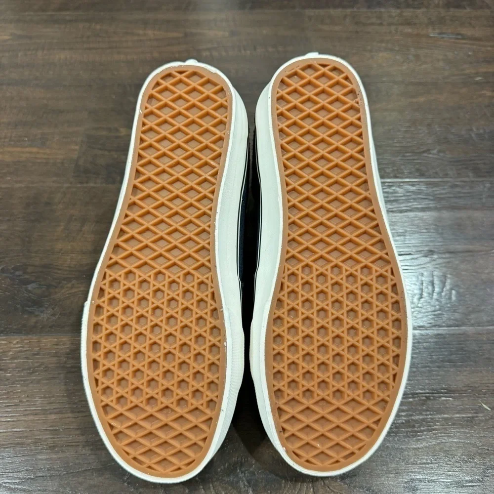 Vans‎ Sk8-Hi Hairy Suede Sky Captain Sneaker Size 8.5 Women